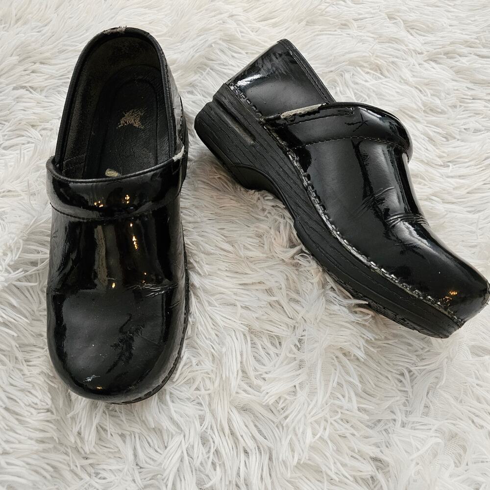 Dansko Black Patent Leather Clogs EU 37 Comfort Slip On Mules